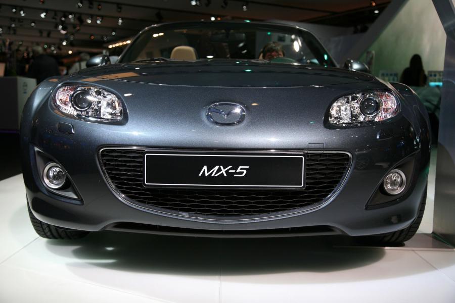  Mazda MX-5 Roadster Coupe 2009 года  (фото 17 из 34)
